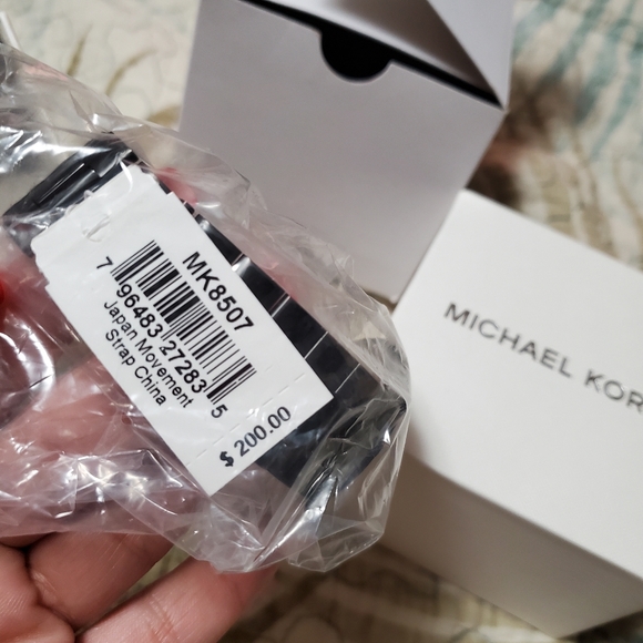 Michael Kors Oversized Slim Runway Men's Watch, Stainless Steel Watch for Men - Picture 4 of 6